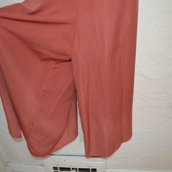 Leith classy flowly off the shoulder jumpsuit/romper - Picture 4 of 8